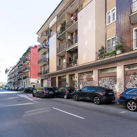 Guesthost - Stylish Flat In Navigli District شقة ميلان