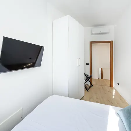 Casa Enea Luxury House - Bocconi Navigli - Private Parking Apartment