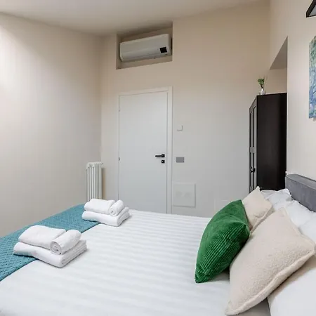 Διαμέρισμα Luxury Elegant Penthouse 3 Bedrooms, 2 Bathrooms Μιλάνο