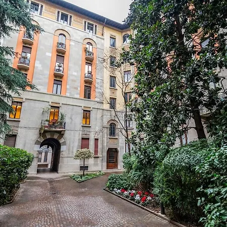 Hydroshower-cinema-duomo16' By Walk-tubo M3 500 Mt * Milano