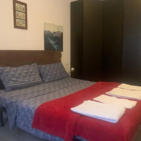 Apartment Accogliente Casetta A A Due Passi Dalla Metro Tolstoi Mailand