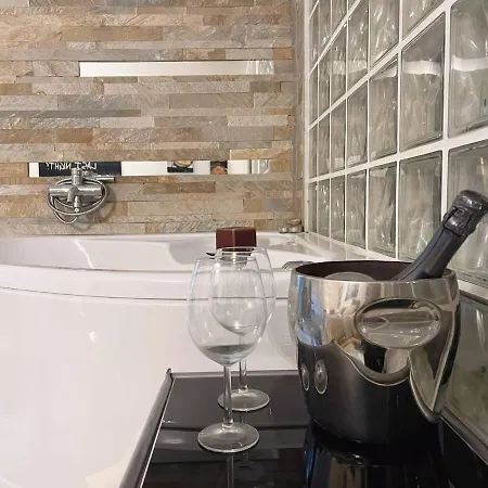 2-level Designer Loft In Isola District ミラノ