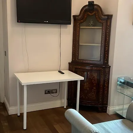 Appartement Chandelier - Center Milaan