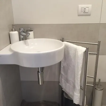 Lovely Very Near Zara Metro Station M3m5 *