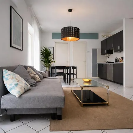 Urban Flat Melzo * ميلان