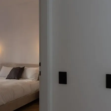 M11 Isola Apt, M3 Duomo Centrale Trilocale Con Due Bagni, Wifi E Ac דירה