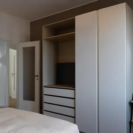 M11 Isola Apt, M3 Duomo Centrale Trilocale Con Due Bagni, Wifi E Ac דירה
