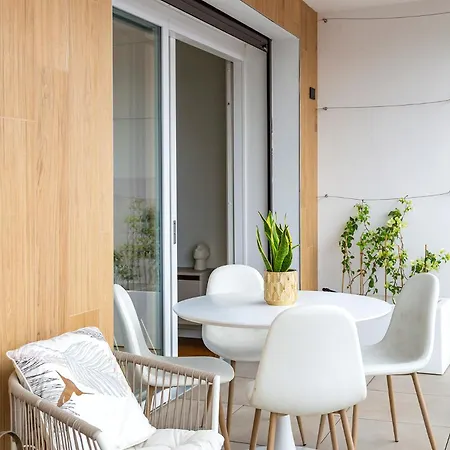 Апартаменты The Luxe Naviglio - 5 Min From Metro M4 Frattini