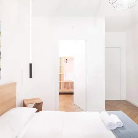 Easylife - - San Gregorio 3 F - P Venezia *