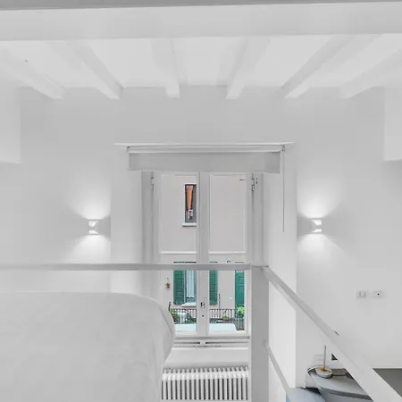 Luxury Design Boscoverticale Apartament Mediolan