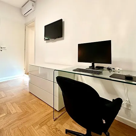 Sandrix - Stylish And Exclusive In Tricolore