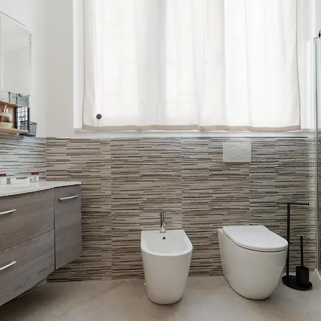 Guesthost - Affori Cozy Flat ميلان