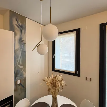 公寓 Luxury - Metropolitana M4- San Babila -stadio San Siro - Duomo - Aeroporto Linate - Castello Sforzesco 米兰