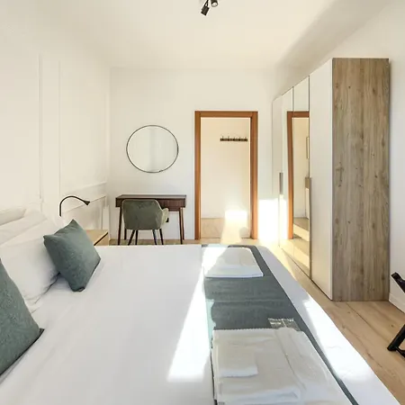 Casa Enea Luxury Apartment - Bocconi Navigli - Private Parking Μιλάνο