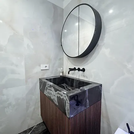 Medici5 - Luxury With Wellness Area アパート ミラノ