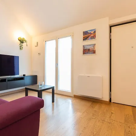 I-host - Ticinese 107 * Milaan