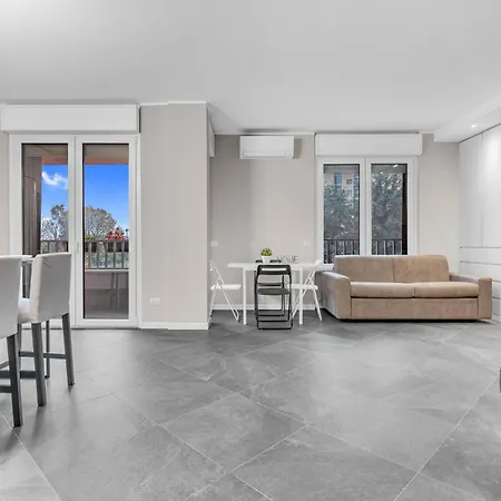 San15 - Elegant With View - Apartman