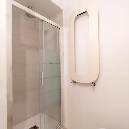 Porta Venezia - Confortevole Con Wifi E Ac Apartament