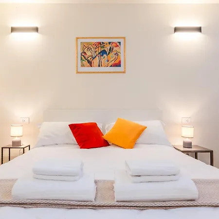 Elegant Duplex With Modern Design In Apartment *