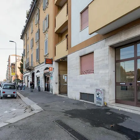 Guesthost - Navigli Comfy Mediolan