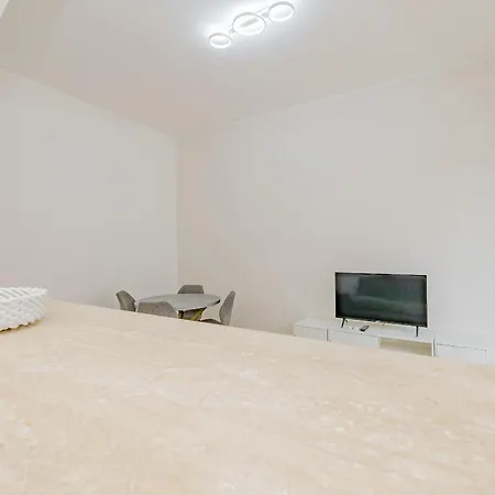 Bnbest Golden Darsena 4 Pax Apartment