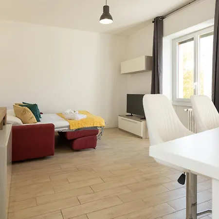 Artstay - Near Metro, Train Station, Isola Daire *