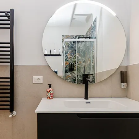 Costanza Home, Moderno Ed Elegante Nel Cuore Della Citta Di Milano, Nuova Metro Blu, Comodo Per Duomo, San Siro E Rho Fiera Lejlighed *
