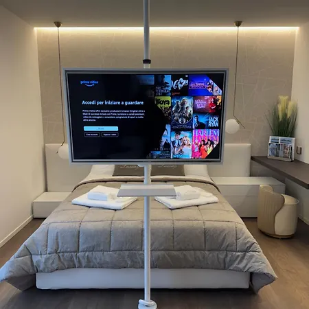 公寓 Luxury - Metropolitana M4- San Babila -stadio San Siro - Duomo - Aeroporto Linate - Castello Sforzesco 米兰