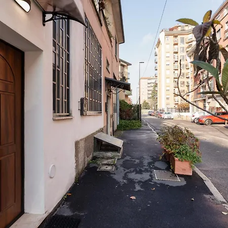 Guesthost - Affori Cozy Flat شقة