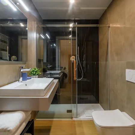 Cesariano, 11 - In Vibrant Via Cesariano