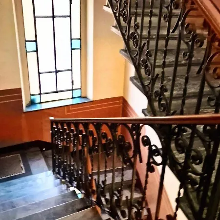 - Stylish, Historic, Luxury Апартаменты Милан