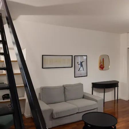 Апартаменты Moderno Bilocale Su Due Piani Nel Cuore Dei Navigli
