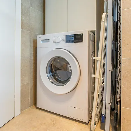 Uptown Nest - Terrazzo Privato E Garage アパート ミラノ