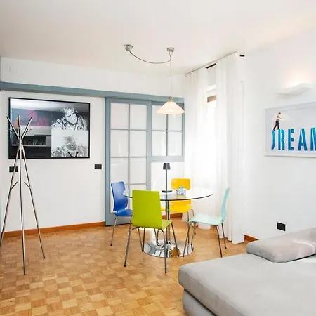 Light Blue Home-sempione Park-metro M2-brera 公寓