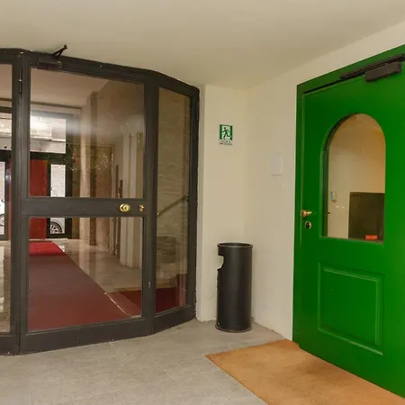Lejlighed Costanza Home, Moderno Ed Elegante Nel Cuore Della Citta Di Milano, Nuova Metro Blu, Comodo Per Duomo, San Siro E Rho Fiera *