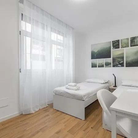 2 Apt, M3 Affori 15 Min To Duomo E Wifi * Mailand