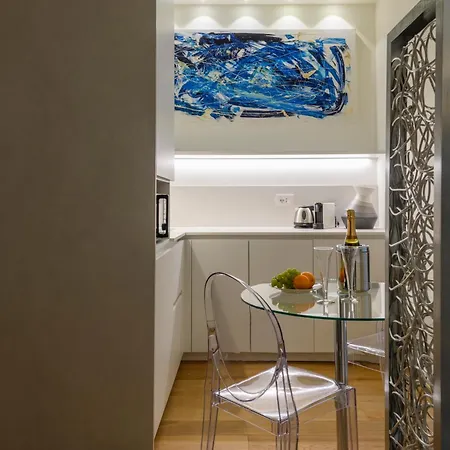 Gian Giacomo Mora, 13 Raffinato Monolocale In Centro Апартаменты Милан