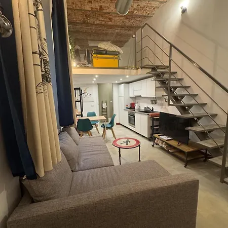 아파트 Ariberto Duplex - Walk To Metro M2 & M4