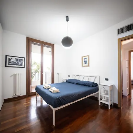 Sky Garden -terrazza E Private Garage -mm3 Brenta F Prada Porta Romana Appartamento
