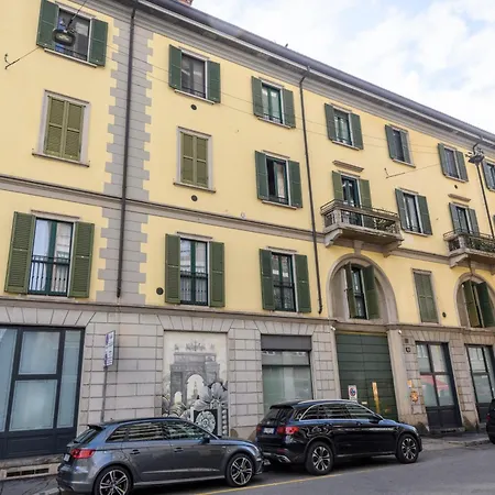 Cesariano, 11 - In Vibrant Via Cesariano Daire