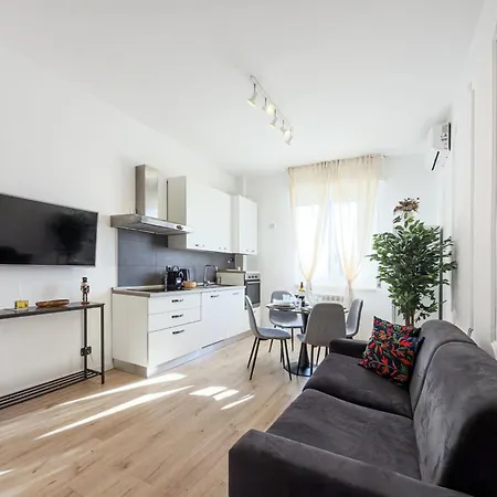 Casa Enea Luxury Apartment - Bocconi Navigli - Private Parking Διαμέρισμα Μιλάνο