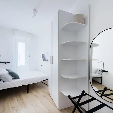 Casa Enea Luxury Apartment - Bocconi Navigli - Private Parking Διαμέρισμα *