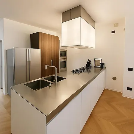 Apartman Modern Loft With Projector E Private Garden, Station Milánó