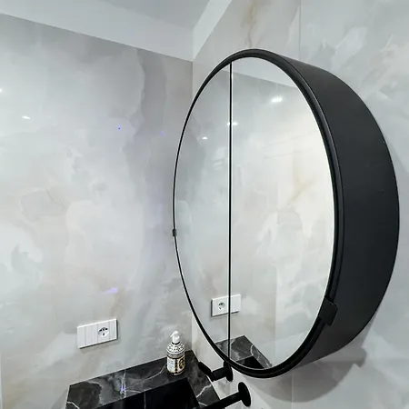 Medici5 - Luxury With Wellness Area ミラノ