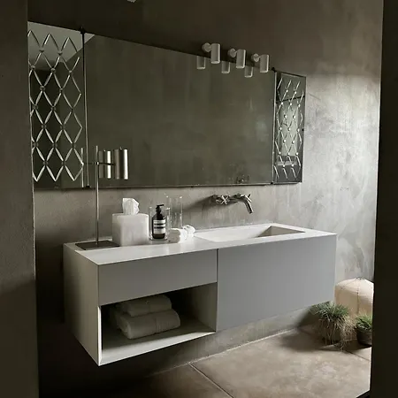 Urban Retreat Minutes Away From Duomo Cathedral *