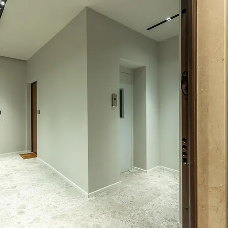 Luxury Modern Near Duomo - Exclusive & *