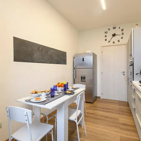 Modica, 16 - Near Iulm * Milano