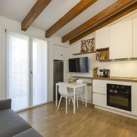 Apartamento Artstay - San Raffaele, Near Metro M1, Ac *