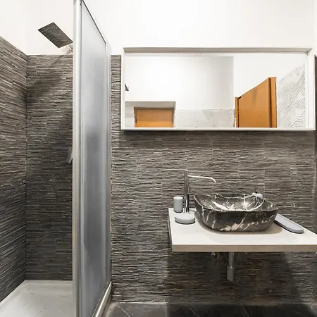 Appartement Near Station And Porta Venezia Milaan