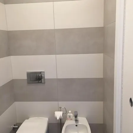 شقة Lovely Very Near Zara Metro Station M3m5
